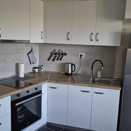 Petra Apartment Golem (Tirana)